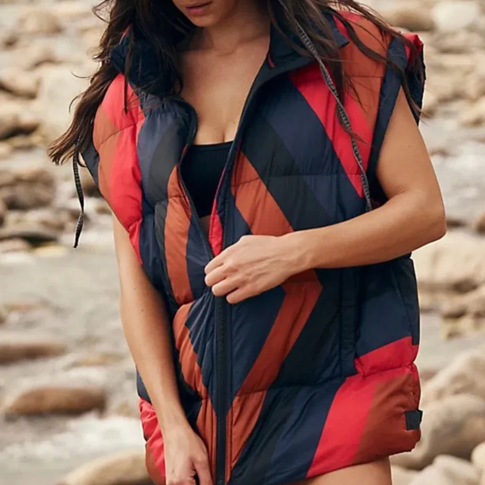 Free People Puffer Vest In a bubble Printed Vest Colorblock Print Size S NWT - Picture 6 of 17